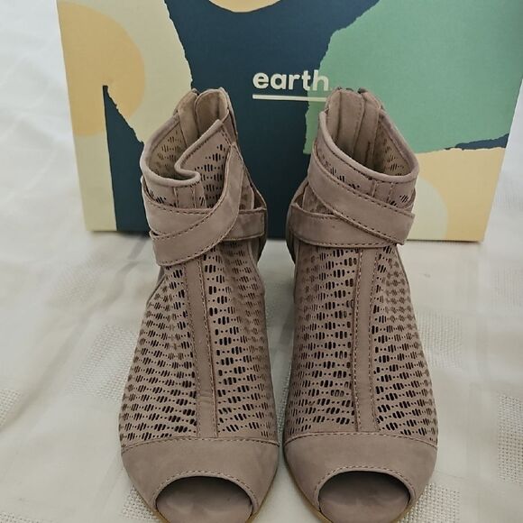 Earth Tan Heeled Boots with Peep-Toe Design - Picture 16 of 16